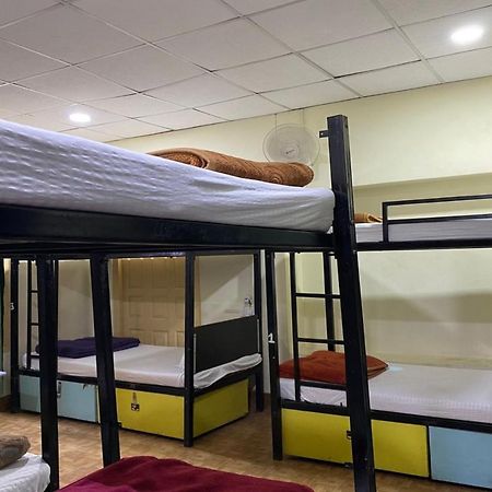 Vagabond Stay Hostel Varanasi Exterior photo