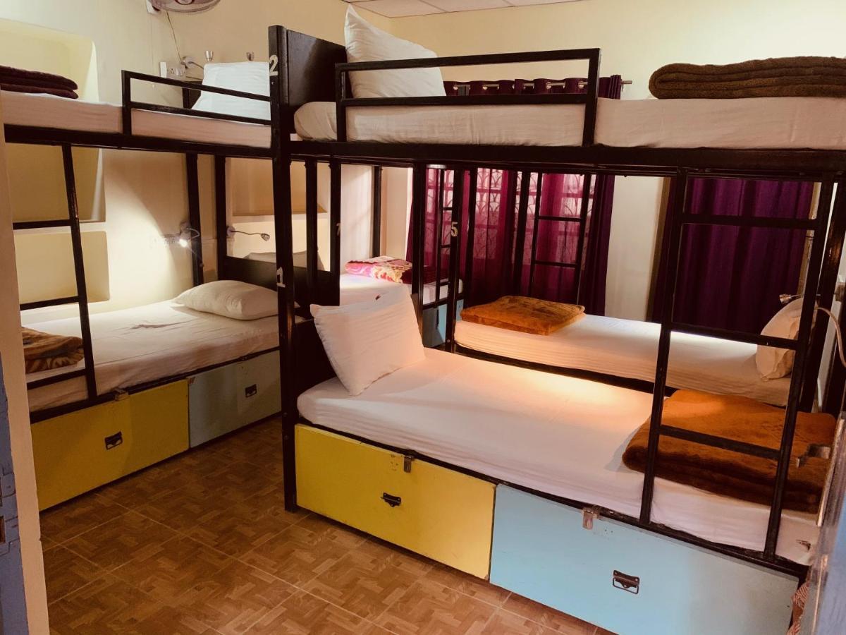 Vagabond Stay Hostel Varanasi Exterior photo