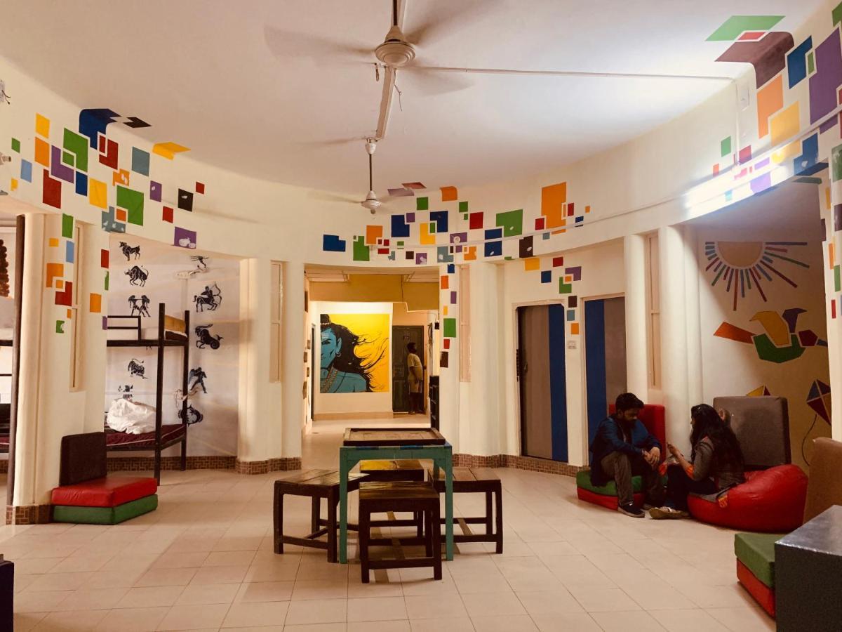 Vagabond Stay Hostel Varanasi Exterior photo