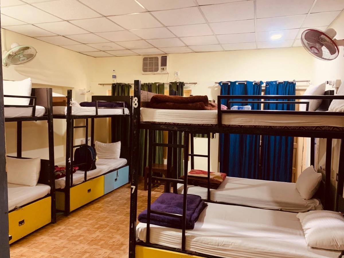 Vagabond Stay Hostel Varanasi Exterior photo