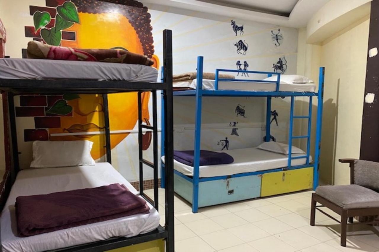 Vagabond Stay Hostel Varanasi Exterior photo