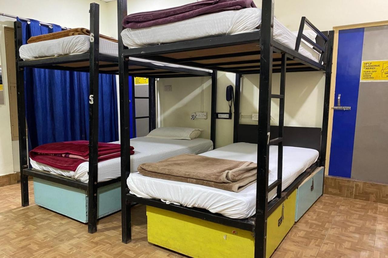 Vagabond Stay Hostel Varanasi Exterior photo