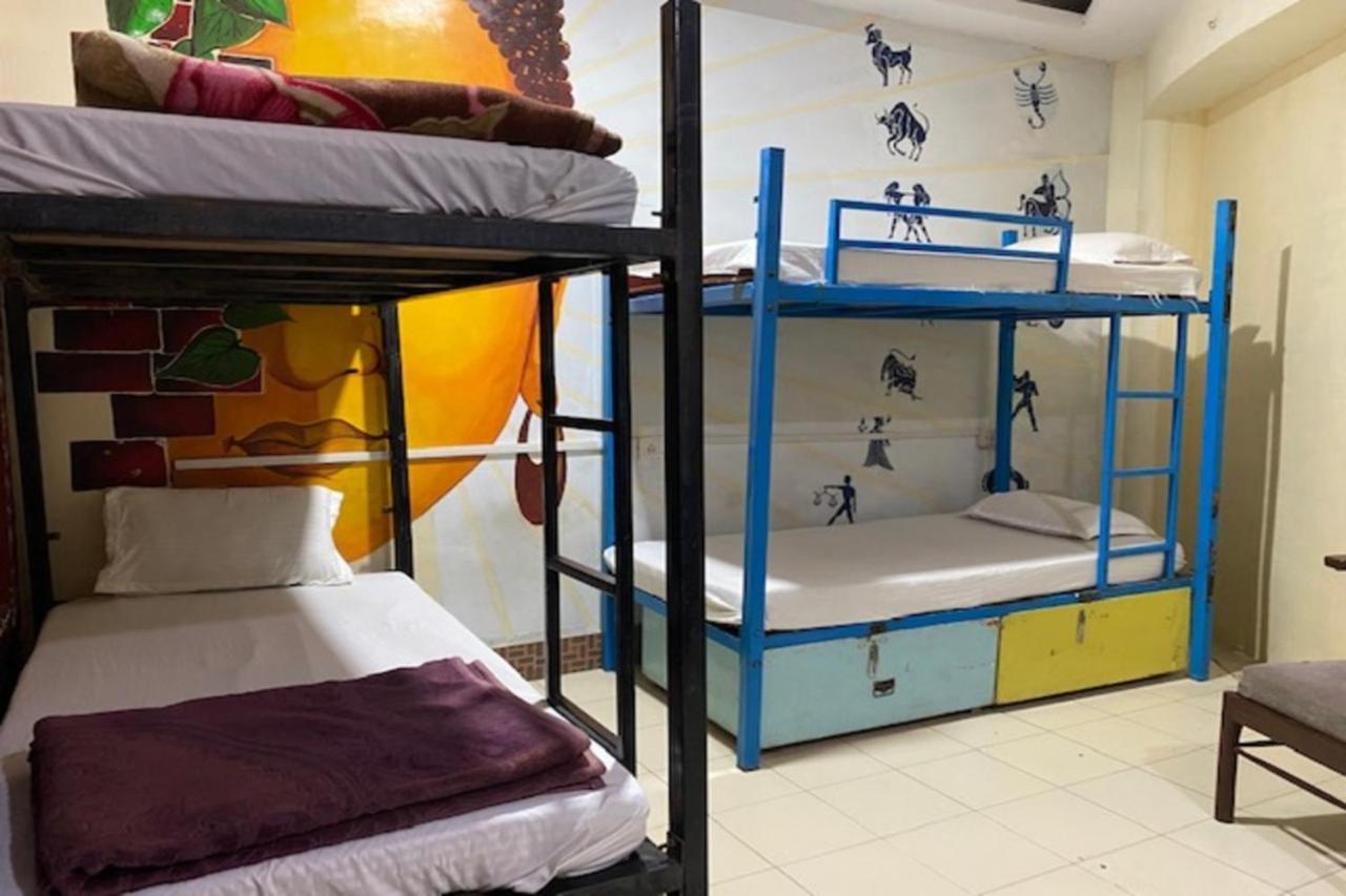 Vagabond Stay Hostel Varanasi Exterior photo