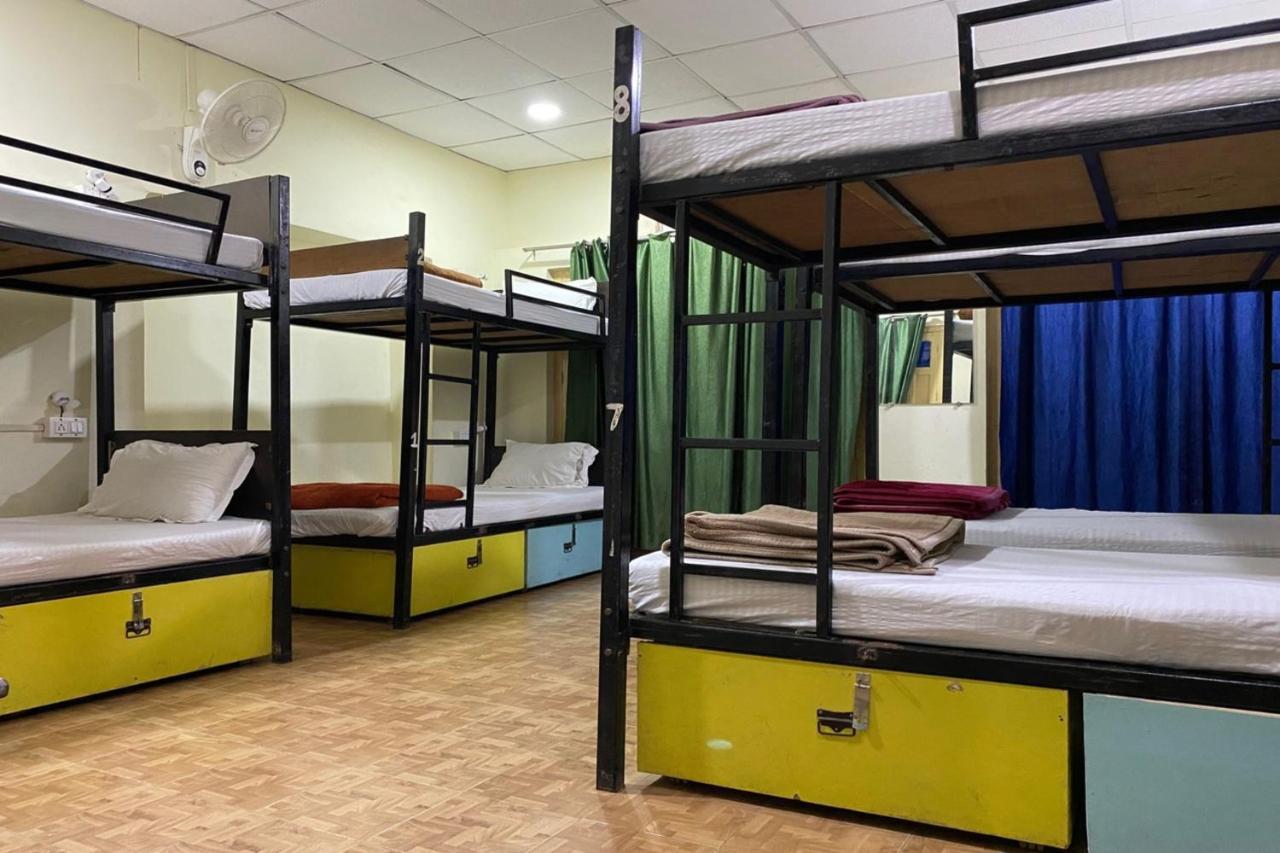 Vagabond Stay Hostel Varanasi Exterior photo