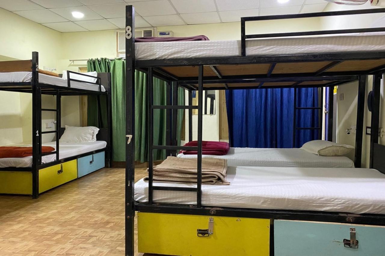 Vagabond Stay Hostel Varanasi Exterior photo