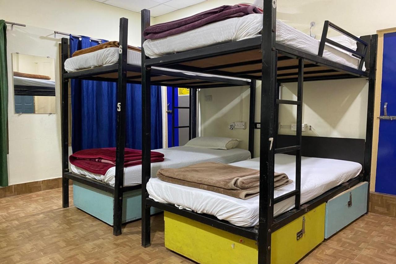 Vagabond Stay Hostel Varanasi Exterior photo