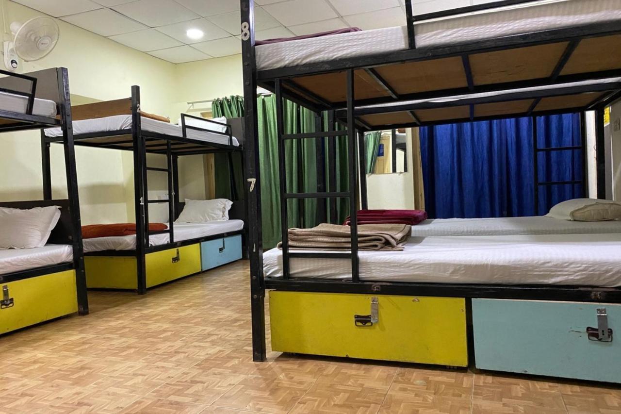Vagabond Stay Hostel Varanasi Exterior photo
