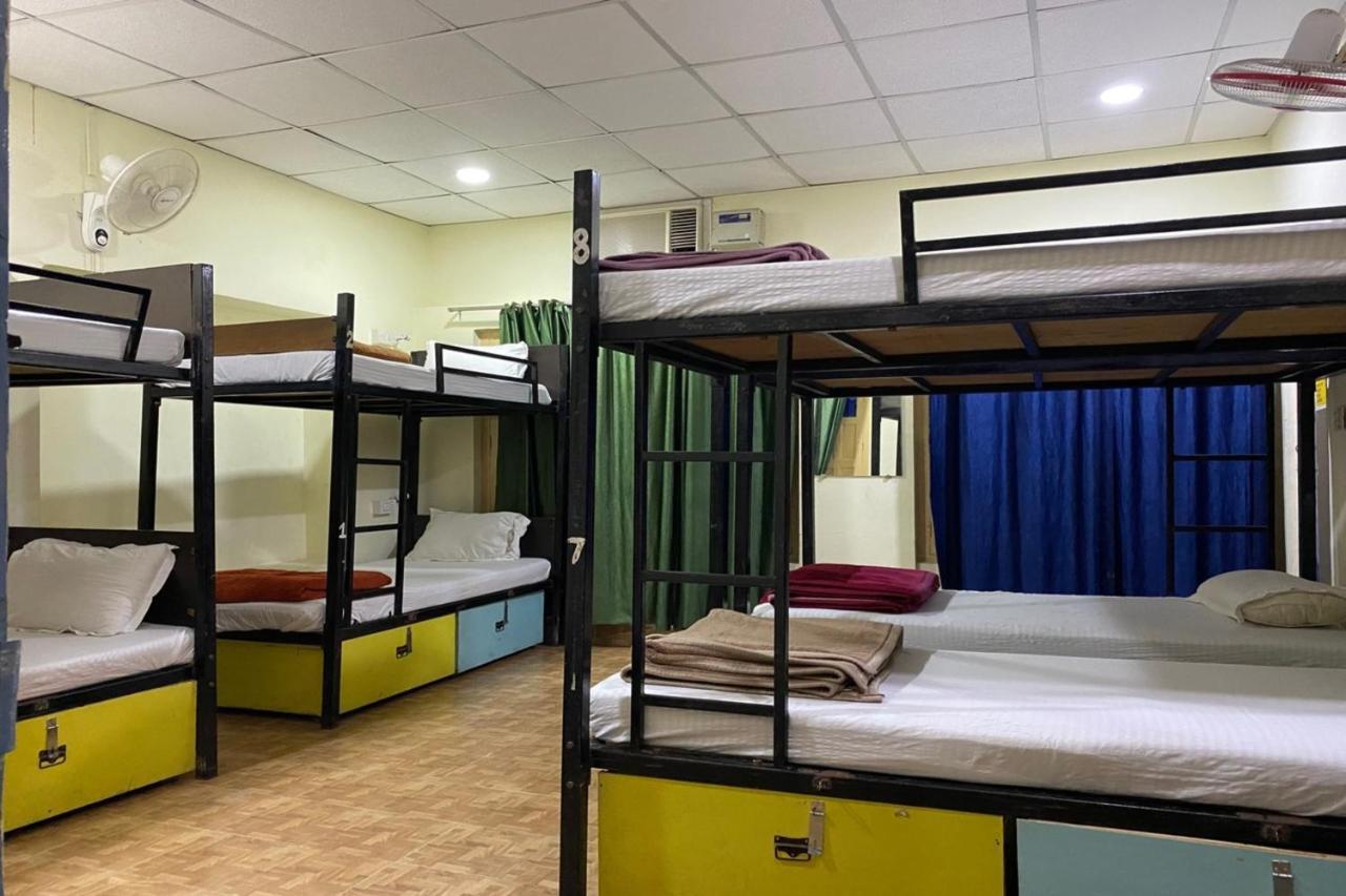 Vagabond Stay Hostel Varanasi Exterior photo