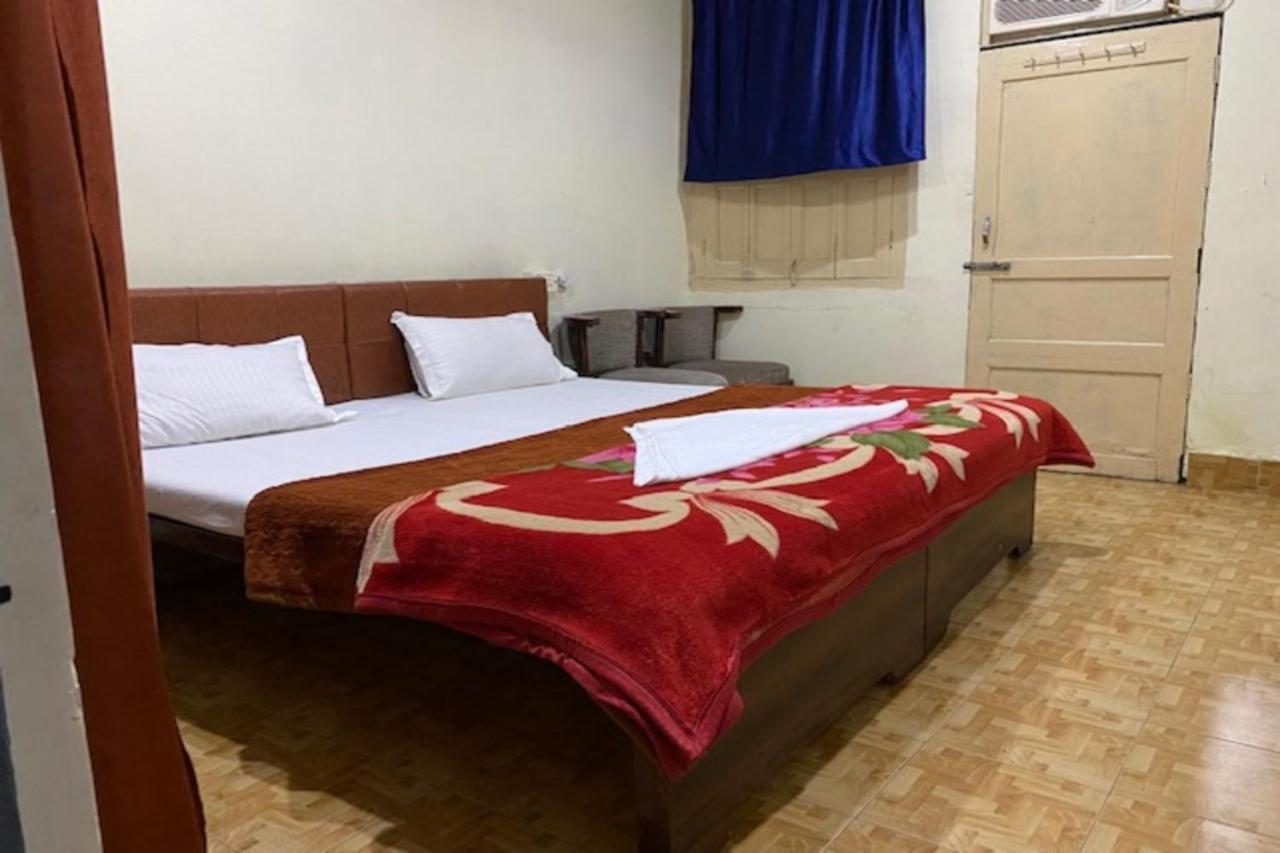Vagabond Stay Hostel Varanasi Exterior photo