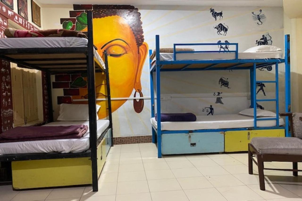 Vagabond Stay Hostel Varanasi Exterior photo