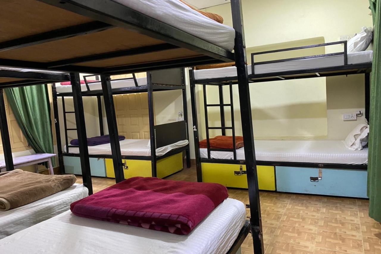Vagabond Stay Hostel Varanasi Exterior photo