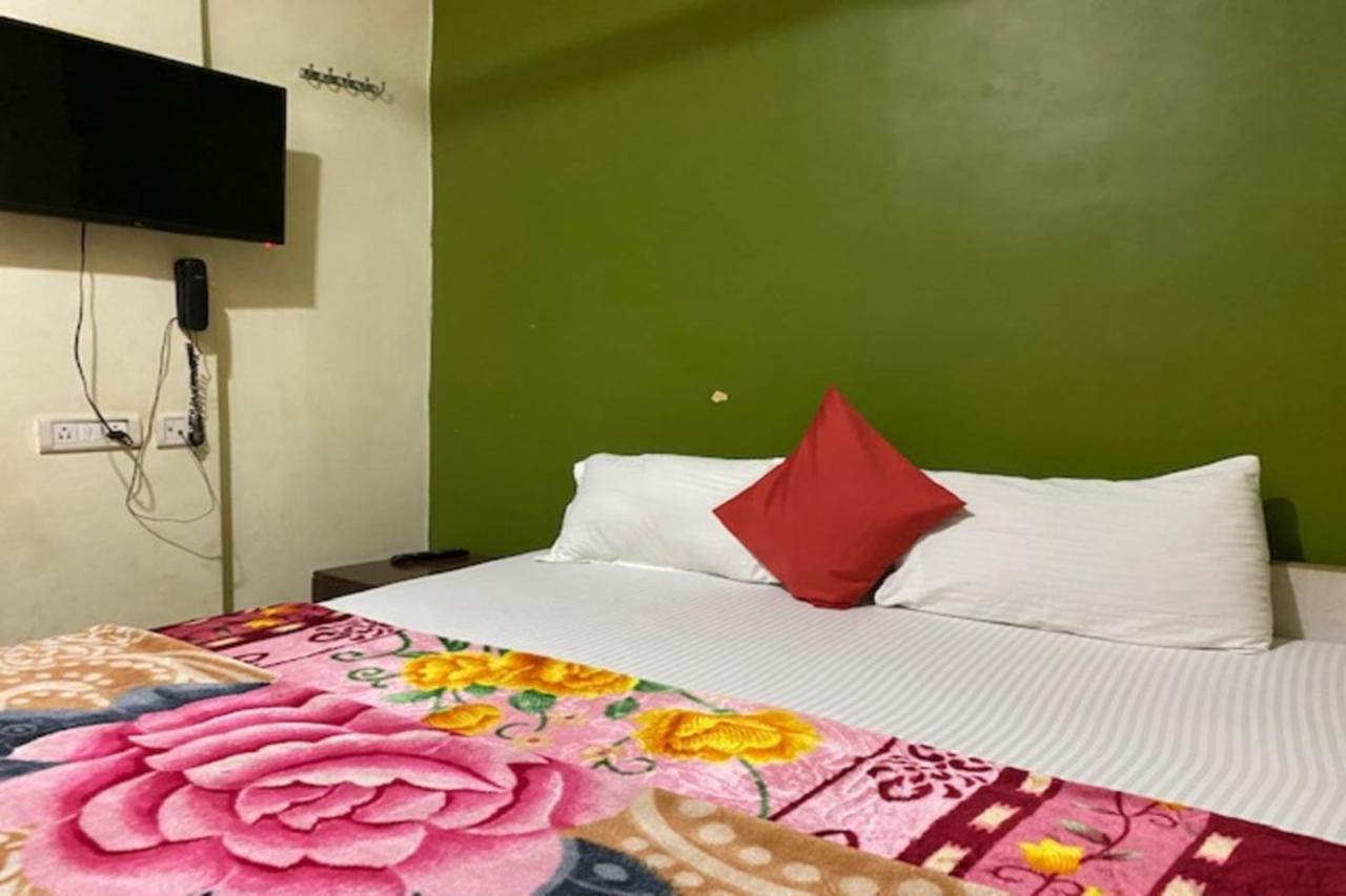 Vagabond Stay Hostel Varanasi Exterior photo